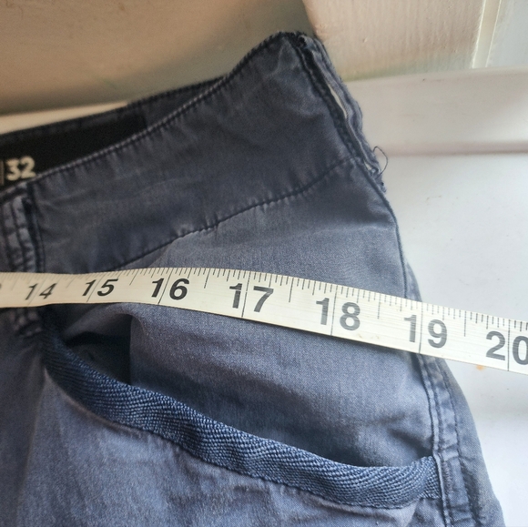 G Raw men's classic khaki multiple pockets pants. - Picture 4 of 8